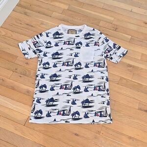 Men's shirt.  Size M